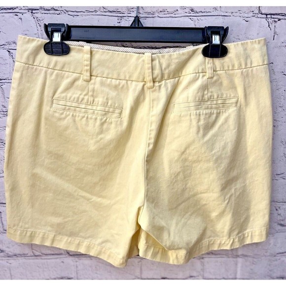SANDRO Chino Shorts Yellow Women's Size 10 Mid Rise 5 inch inseam - Picture 2 of 6